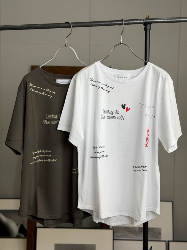 レタリングTシャツ