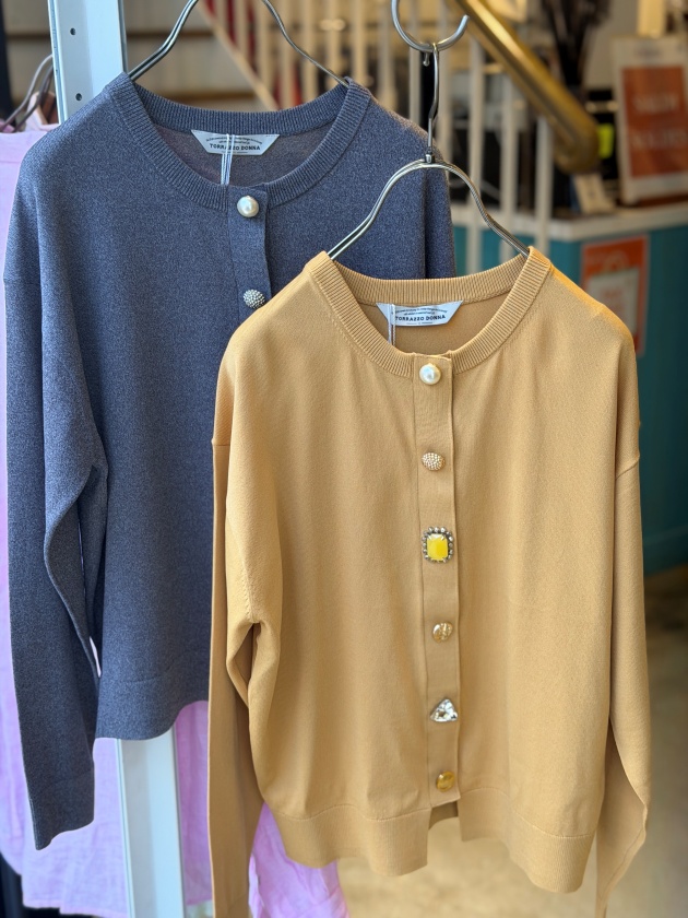 Torrazzo donna ビジューボタンカーディガン